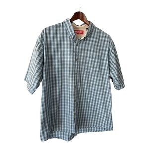 Wrangler Men’s Short Sleeve Blue Plaid Shirt XL